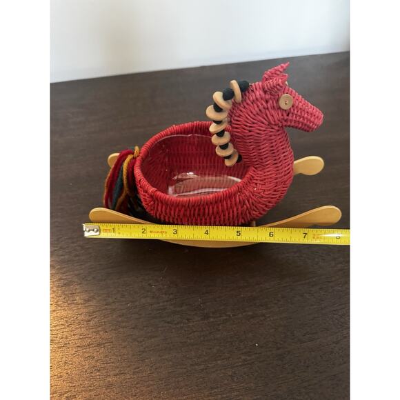Avon Vintage Wicker Red Rocking Horse Yarn Tail Christmas Basket Trinkets Kitsch - Picture 3 of 14